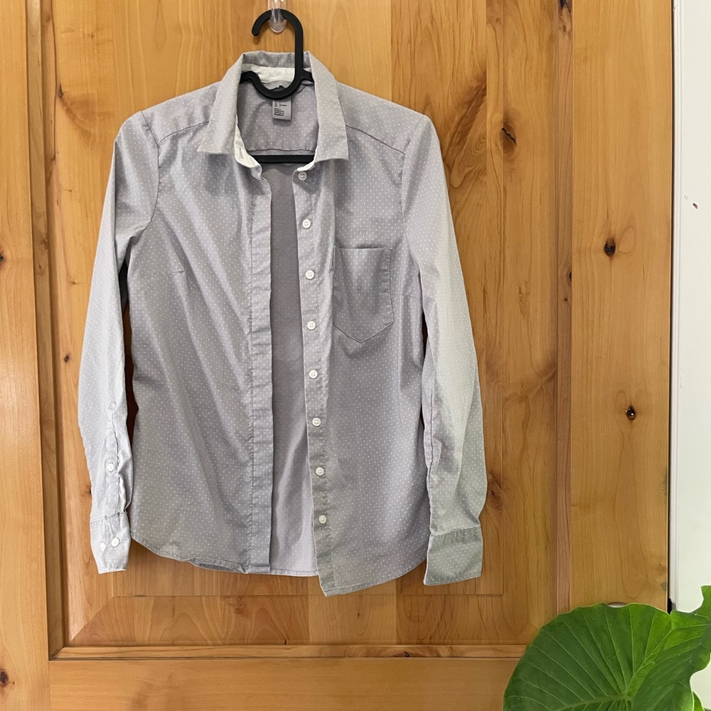 H&M button down shirt - slim fit size 4